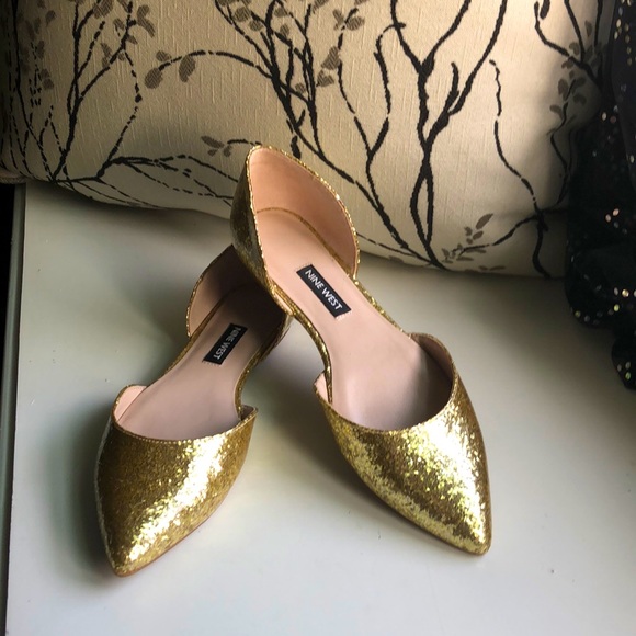 Nine West Shoes - Nine West Gold Starship D’orsay flats pump style shiny sparkly shoes like new